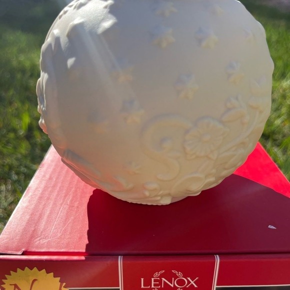 Lenox Nativity Ornamental Glow 4" Votive Candle Holder Christmas - Picture 6 of 9